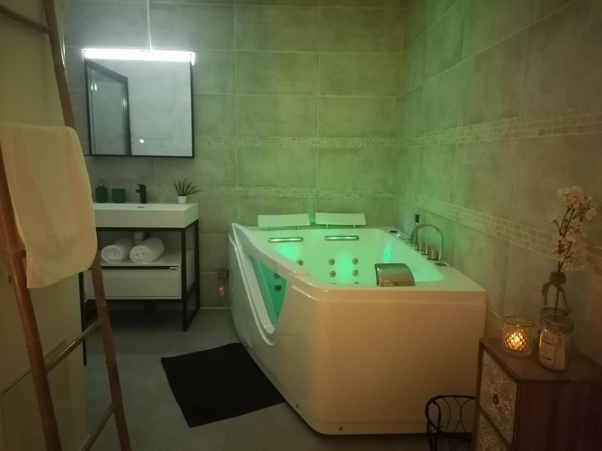 La Clef Des Bulles Apartment Еперне Екстериор снимка